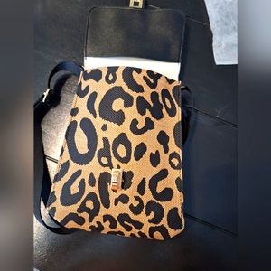 Leopardprint over the shoulder or crossbody bag